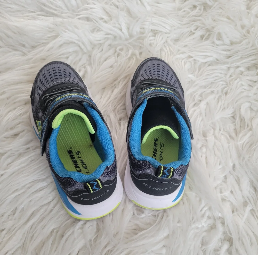 Skechers S-Lights Tri-Namics Light-Up Boys' Shoes - Picture 6 of 10